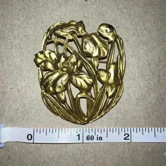 Iris Vintage Brass tone HNOC signed Brooch pin - Picture 5 of 5